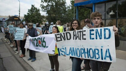 People rally against hate speech and Islamophobia in response to hate crimes in Minneapolis, Minnesota, 2016 