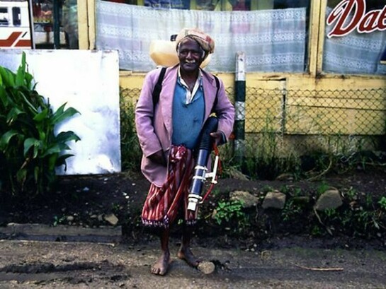 Chemical sprayer, Nuwara Eliya 1994, © Stephen Champion