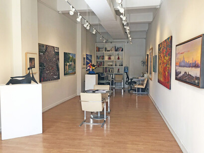 In dialogue. Courtesy of Madelyn Jordon Fine Art