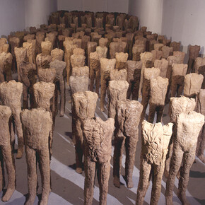 Magdalena Abakanowicz, Crowd and Individual