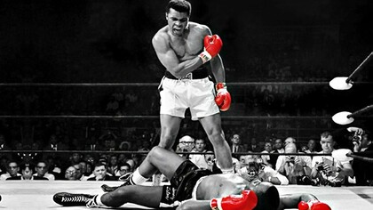 Muhammad Ali manda a Sonny Liston a la lona