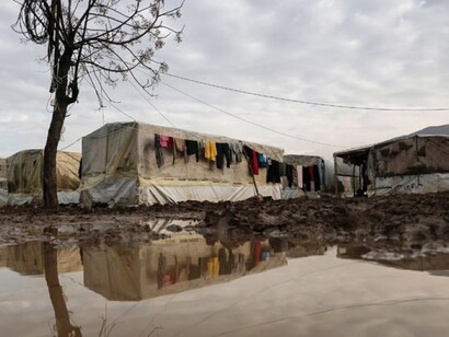 Las condiciones de los campamentos son a menudo infrahumanas