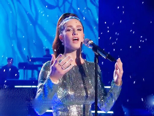 A diferencia de Gran Hermano, American Idol enfatiza habilidades sobre drama, aunque el casting busca perfiles controversiales