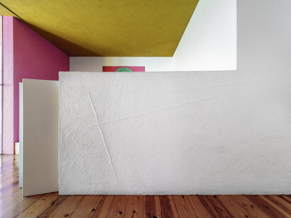 Untitled, 1985. White acrylic yarn. Situational dimensions: spatial relationships established by the artist; overall dimensions vary with each installation