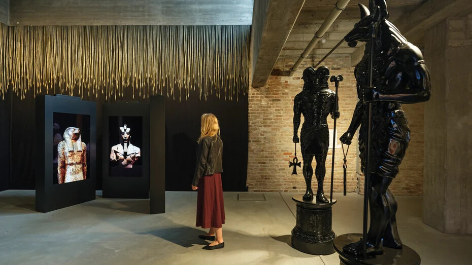 Monira Al Qadiri, The archeology of beasts, exhibition view. Courtesy of König Galerie