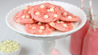 Galletas de chocolate blanco y fresas, un lindo detalle para San Valentín