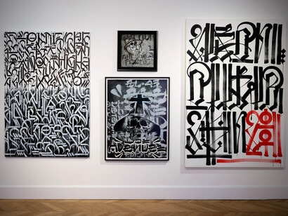 Various artists, Los Angeles: a visual lineage, exhibition view. Courtesy of Woodbury House 