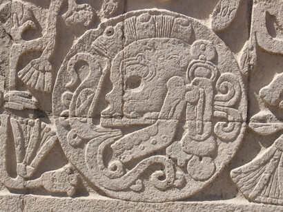 Petroglifos en la cancha del juego de pelota, Chichén Itzá, México