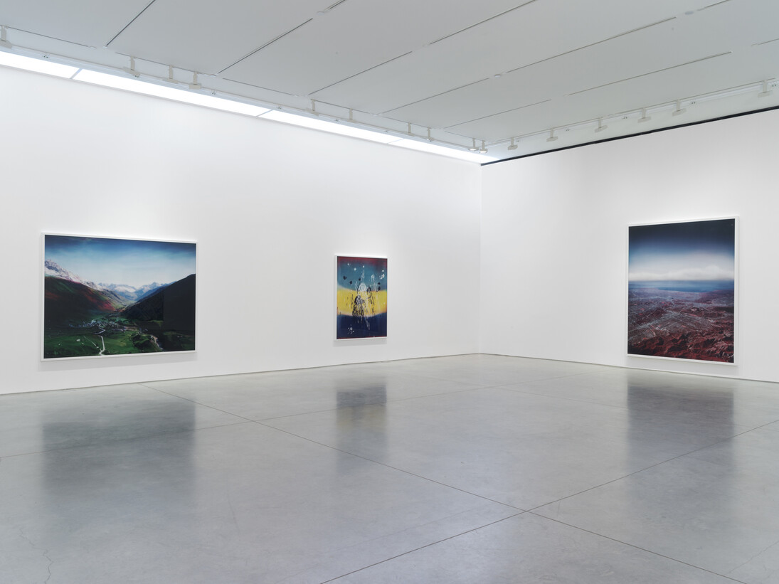 Florian Maier-Aichen, Installation view © Florian Maier-Aichen, courtesy 303 Gallery, New York