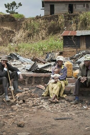 Habitantes de Kitshanga luego de la guerra, República Democrática del Congo, 2013