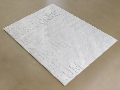 Rirkrit Tiravanija, untitled 2020 (a hurricane in a drop of cum) (two flags, 1962), 2020, marmo, 249 x 183.5 x 3 cm, Cortesia dell'artista e della Galerie Chantal Crousel, Paris, foto Martin Argyroglo