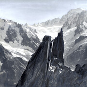 Wehrli - Scalata d’una punta del Moine (nello sfondo il Monte Bianco), 1943-44. Eredi Fasana-Zuccala - Foto Franco Ricci