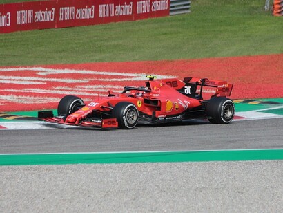 Il 2022 è stata la stagione migliore di Leclerc fino a quel momento in termini di risultati complessivi. Ha concluso il campionato piloti al secondo posto dietro Max Verstappen, mettendo in luce non solo la sua velocità, ma anche la sua consistenza. È stata una stagione in cui Ferrari è stata competitiva e Leclerc ha ottenuto diverse vittorie e pole position, confermandosi come uno dei top driver della Formula 1