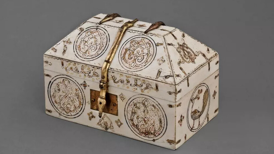 Box set with arabesques, figures of peacocks and gazelles, Sicily, 1150–1175. Courtesy of Art Museum Riga Bourse