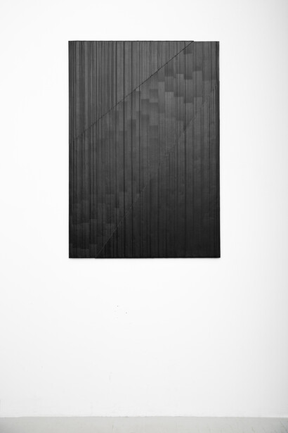 Naama Tsabar, Untitled (beam #2), 2024. Courtesy of Nazarian / Curcio Gallery