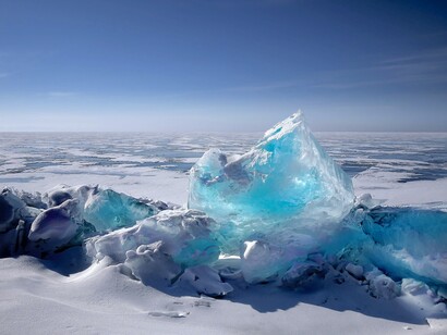 As camadas de gelo não são apenas paisagens majestosas, mas bibliotecas naturais essenciais para compreendermos o passado e anteciparmos o futuro