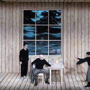 Die gewehre der frau Carrar. Würgendes blei. Courtesy of Residenztheater