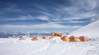 La missione Follow the Ice – La memoria dei ghiacci sul Grand Combin nasce per ascoltare ciò che i ghiacciai raccontano del nostro passato climatico. Massiccio Grand Combin, Svizzera