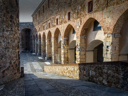 Priamàr, Savona, Italia. La sottomissione definitiva di Savona a Genova avvenne nel 1528 e comportò la costruzione di una formidabile fortezza, ubicata proprio sull'antica zona monumentale