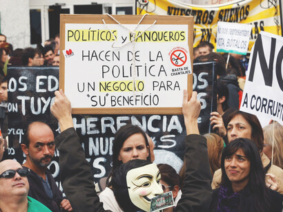 Manifestantes exigen la restauración del sistema democrático en España