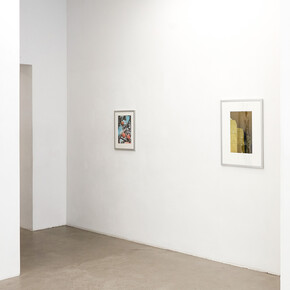 Various artists, Rosen aus dem süden : ausgewählte werke aus berliner artotheken, exhibition view. Courtesy of Galerie Russi Klenner