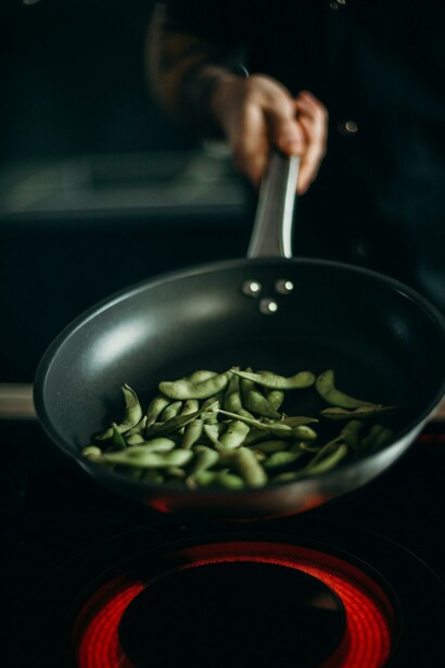 Cucina. Così il piatto finito, la preparazione, diventa l’espressione del suo stato mentale, dello stato d’animo di un momento preciso, dei suoi sentimenti, delle sensazioni che attraversa