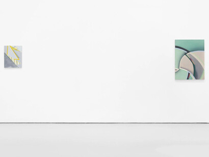 Tomma Abts, exhibition view. Courtesy of David Zwirner Gallery