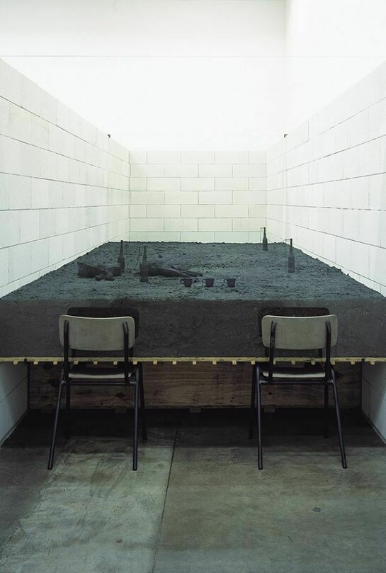 Mark Manders, Reduced Summer Garden Night Scene (Reduced to 88%), 2002, Sand, porcelain, wood, iron, cat-skin, rope, glass, 202 x 470 x 200 cm, Collection Irish Museum of Modern Art, Purchase, 2005