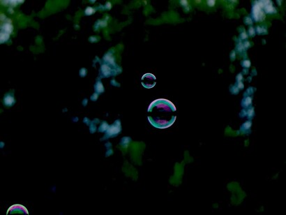 Es un viaje lejano mano con mano