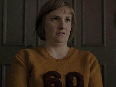 Aunque la moda a menudo se percibe como superficial, la serie destaca que el verdadero significado proviene de la manera en que cada individuo la interpreta y usa