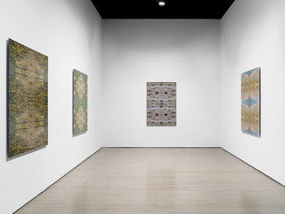 Hannah Claus, Tsi iotnekahtentiónhatie (Tiohtiàke), vue de l'exposition. Avec l'aimable autorisation de la galerie d'art Leonard et Bina Ellen