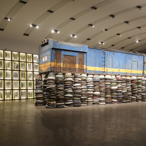 Ibrahim Mahama, Zilijifa, exhibition view. Courtesy of Kunsthalle Wien