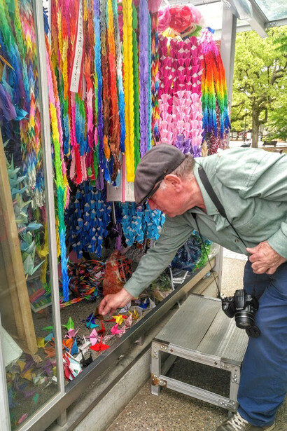 Grullas de origami en el Parque de la Paz de Hiroshima, Japón. Fotografía: Felipe Sérvulo