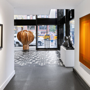 Various artists, New York temporary space opening, inaugural exhibition, exhibition view. Courtesy of Opera Gallery