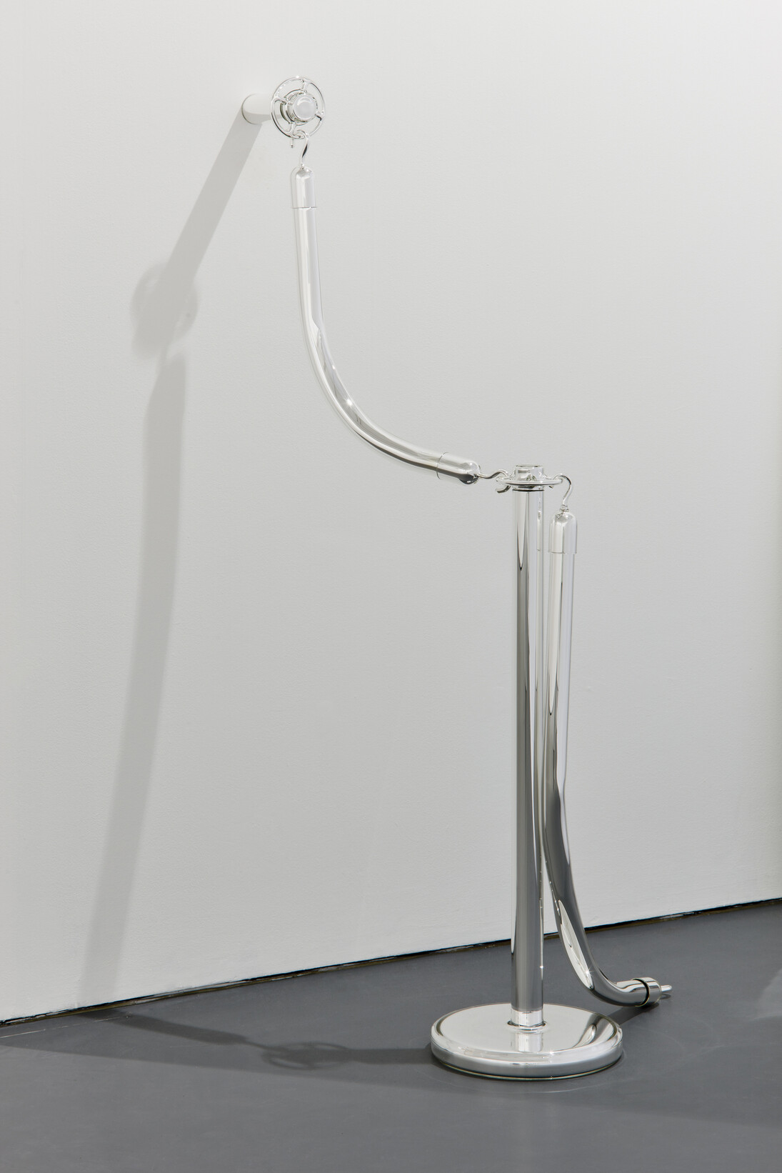 Michael Joo, Emigrant, 2012, Mirrored borosilicate glass, Approx. 139.7 x 61 x 81.3 cm / (55 x 24 x 32 in), Courtesy of the artist and Blain|Southern. Photo: Peter Mallet 23.04.2012