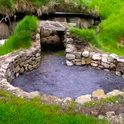 Knowth, Ireland: sacred well sites in Ireland form the basis of contested places of meaning and significance