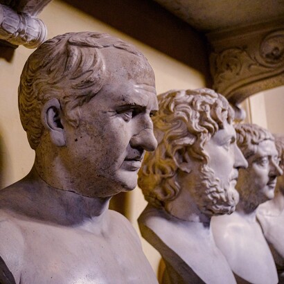 Studiare la storia significa prepararsi a incontri che non avremmo immaginato: magari non in Paradiso, ma tra le pagine di un libro, dove i grandi del passato hanno ancora molto da raccontarci
