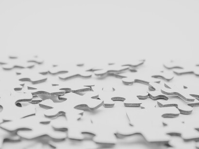 Frente a la acción fragmentadora de lo colectivo, la multiplicidad es entendida como la oposición al Uno