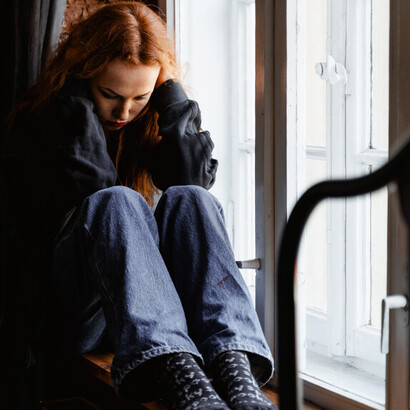 Adolescente em momento de crise emocional