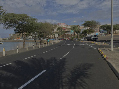 Rua Marginal, na Ilha de São Vicente, Cabo Verde