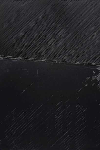 Pierre Soulages , Peinture 162 x 114 cm, 29 mars 1981, Huile sur toile, 162 x 114 cm © Courtesy Opera Gallery