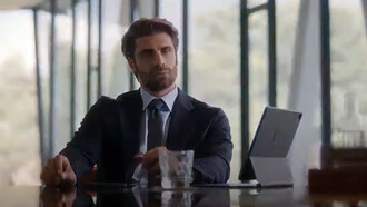 Eric Zimmerman, el arquetípico multimillonario con gustos sexuales supuestamente extraños, el Christian Grey de estas 50 sombras a la española