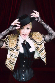 Madonna vestida de torera en su nuevo videoclip