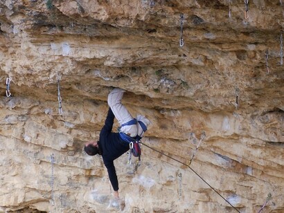 Vía «Margot» 8a+, Cueva de Segovia. Foto de Trilobitepro

