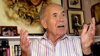 The writer Arthur Hailey 