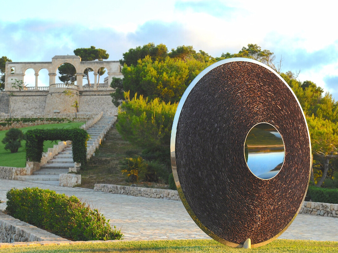 David Harber, Torus. Courtesy of Inception Gallery