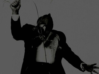 Oscar Bony, «El Triunfo de la Muerte» (1998). Políptico de seis fotografías en blanco y negro sobre papel y vidrios baleados con pistola