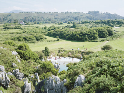 Massimo Vitali, Malbacco, 2014, Lightjet print from original digital file (stitched) on photographic paper on Diasec with wooden frame, 270 x 180 cm