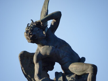 El Ángel Caído. Parque del Retiro. Madrid
