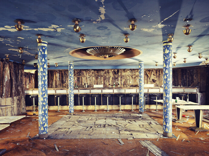 Gina Soden, Disco, 2012, C type print on Baryta Fine Art paper, Paper size: 35 x 47 ½ in / 88 x 123 cm, Edition of 10 plus 2 artist proofs, image courtesy of Eleven, London 
